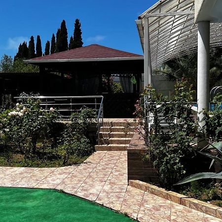 Мини-Отель Кристалл Tsandrypsh Exterior photo