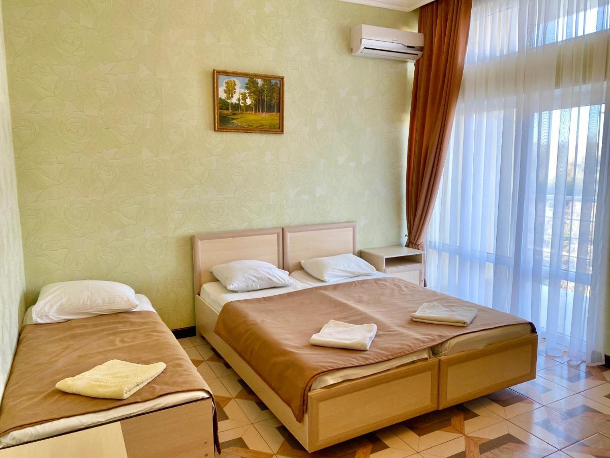 Мини-Отель Кристалл Tsandrypsh Exterior photo