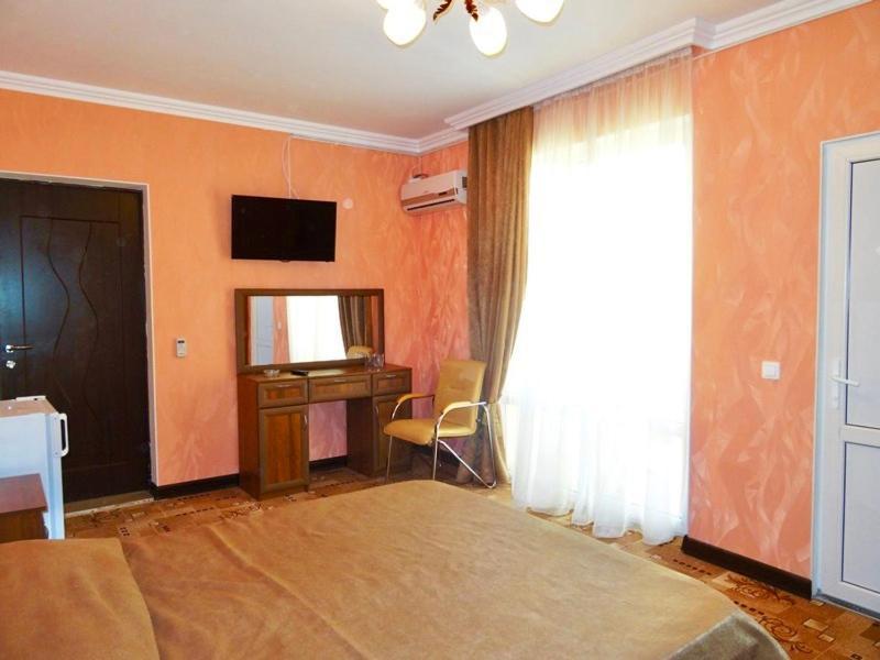 Мини-Отель Кристалл Tsandrypsh Exterior photo
